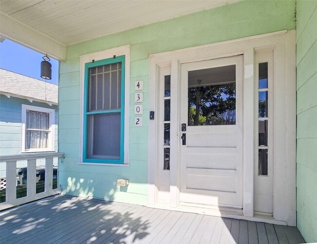 4302 Avenue Q in Galveston, TX - Building Photo - Building Photo