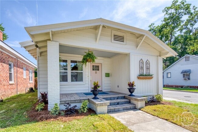 property at 1136 E 39th St