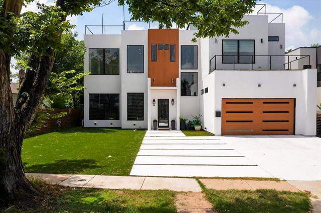 property at 3946 N Cresthaven Rd