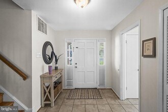 5030 Gadsen Dr in Fairfax, VA - Building Photo - Building Photo