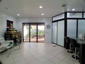 3308 W 95th Terrace in Hialeah, FL - Building Photo - Building Photo