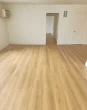 1133 N Hacienda Pl in West Hollywood, CA - Foto de edificio - Building Photo