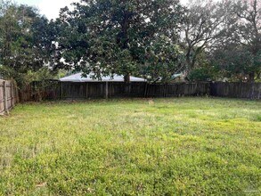 3219 Maplewood Dr in Gulf Breeze, FL - Building Photo - Building Photo