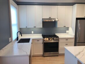 231 Broadway, Unit 4 in Cambridge, MA - Building Photo - Building Photo