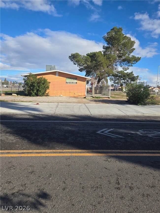 708 Jackson Ave in Las Vegas, NV - Building Photo - Building Photo