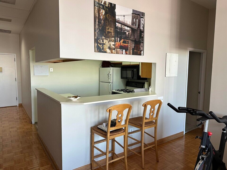 223 Bloomfield St in Hoboken, NJ - Building Photo