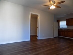 699 W Osceola St in Clermont, FL - Foto de edificio - Building Photo