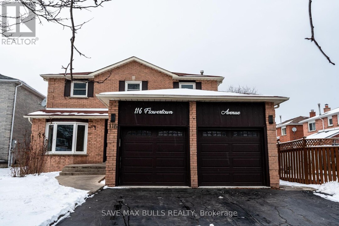 116 Flowertown Ave in Brampton, ON - Building Photo