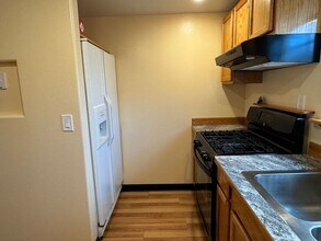 2445 Ben Hogan Ave in Wasilla, AK - Building Photo - Building Photo