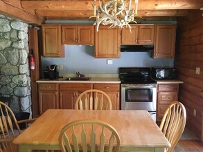 137 Marshall St in Leicester, MA - Building Photo - Building Photo