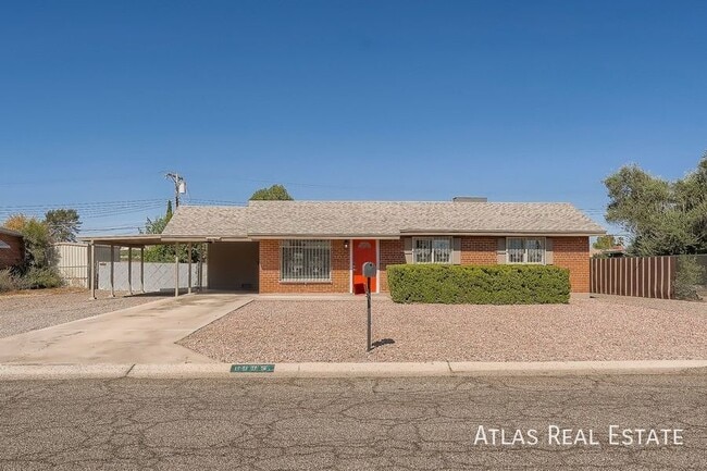 6536 E Calle Castor