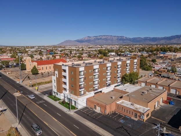 Cresta North Valley in Albuquerque, NM - Building Photo
