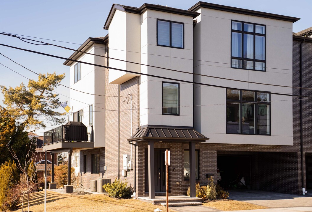 255A Hillside Ave in Palisades Park, NJ - Foto de edificio