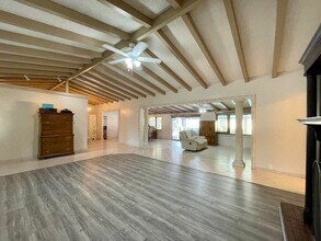 2725 NE 27th Ct in Fort Lauderdale, FL - Foto de edificio - Building Photo