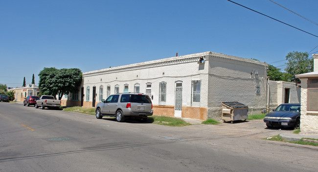 818 S Hills St in El Paso, TX - Foto de edificio - Building Photo