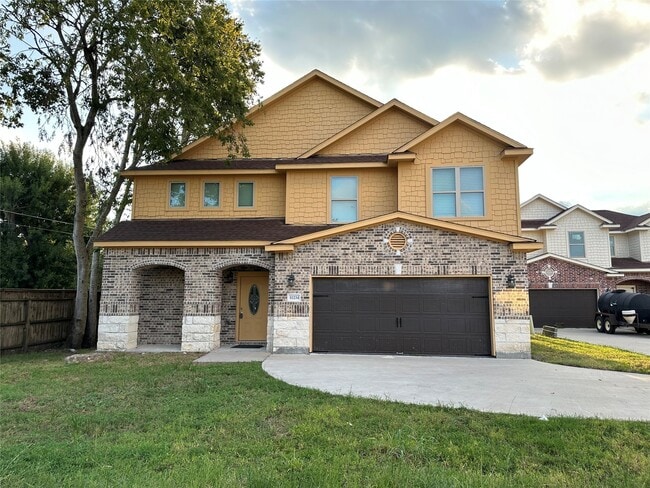 11234 E Park St in Sugar Land, TX - Building Photo - Building Photo