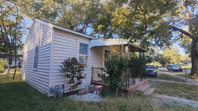property at 1107 NW Van Buren St