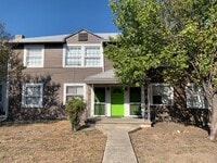 421 Maverick St, Unit 4
