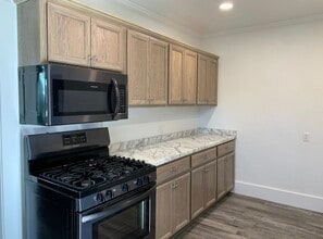 613 W 22nd St in Ada, OK - Foto de edificio - Building Photo