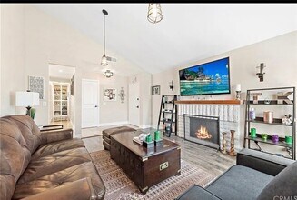 6831 Foxborough Ct, Unit 5 in Yorba Linda, CA - Building Photo - Building Photo