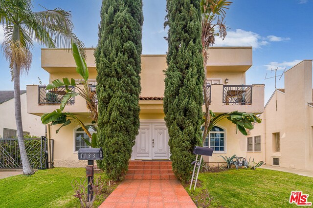 1131 S Swall Dr in Los Angeles, CA - Building Photo