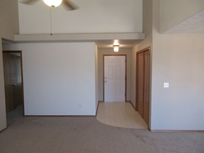 5228 Spring Leaf Ct N in Keizer, OR - Foto de edificio - Building Photo