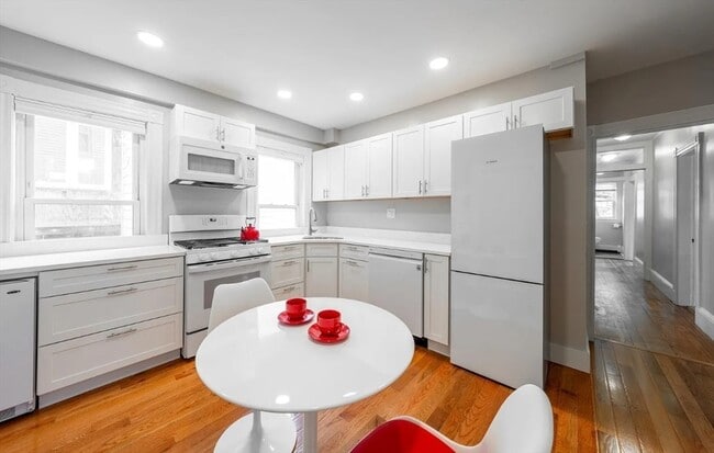 property at 89 Kinnaird St