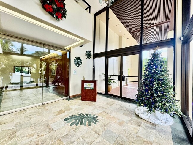 6770 Hawaii Kai Dr in Honolulu, HI - Building Photo - Building Photo