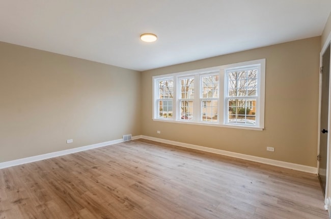 3007 Euclid Ave, Unit 1 in Berwyn, IL - Foto de edificio - Building Photo