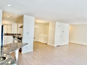 18147 Coastline Dr in Malibu, CA - Building Photo - Building Photo