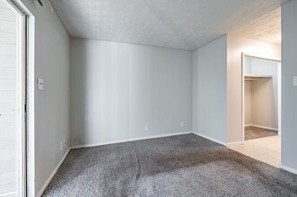 Twin Pines Apartments in Macon, GA - Building Photo - Building Photo
