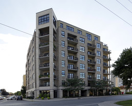 320 Parkdale Ave in Ottawa, ON - Building Photo