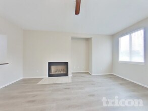 733 Pino Ave in Lancaster, CA - Building Photo - Building Photo