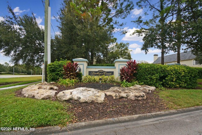 13703 Richmond Park Dr N in Jacksonville, FL - Building Photo - Building Photo