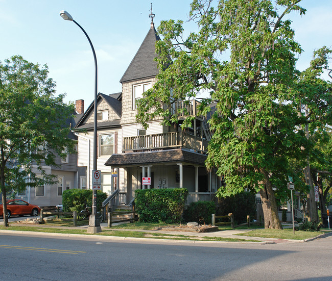 618 Packard St in Ann Arbor, MI - Foto de edificio - Building Photo