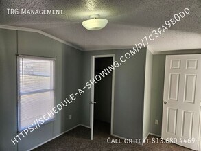 221 Riggs Rd in Hubert, NC - Foto de edificio - Building Photo
