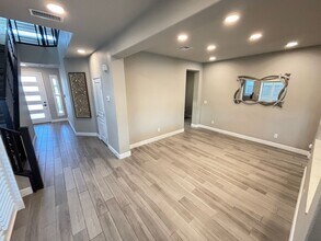 11194 Formosa Springs Ct in Las Vegas, NV - Building Photo - Building Photo