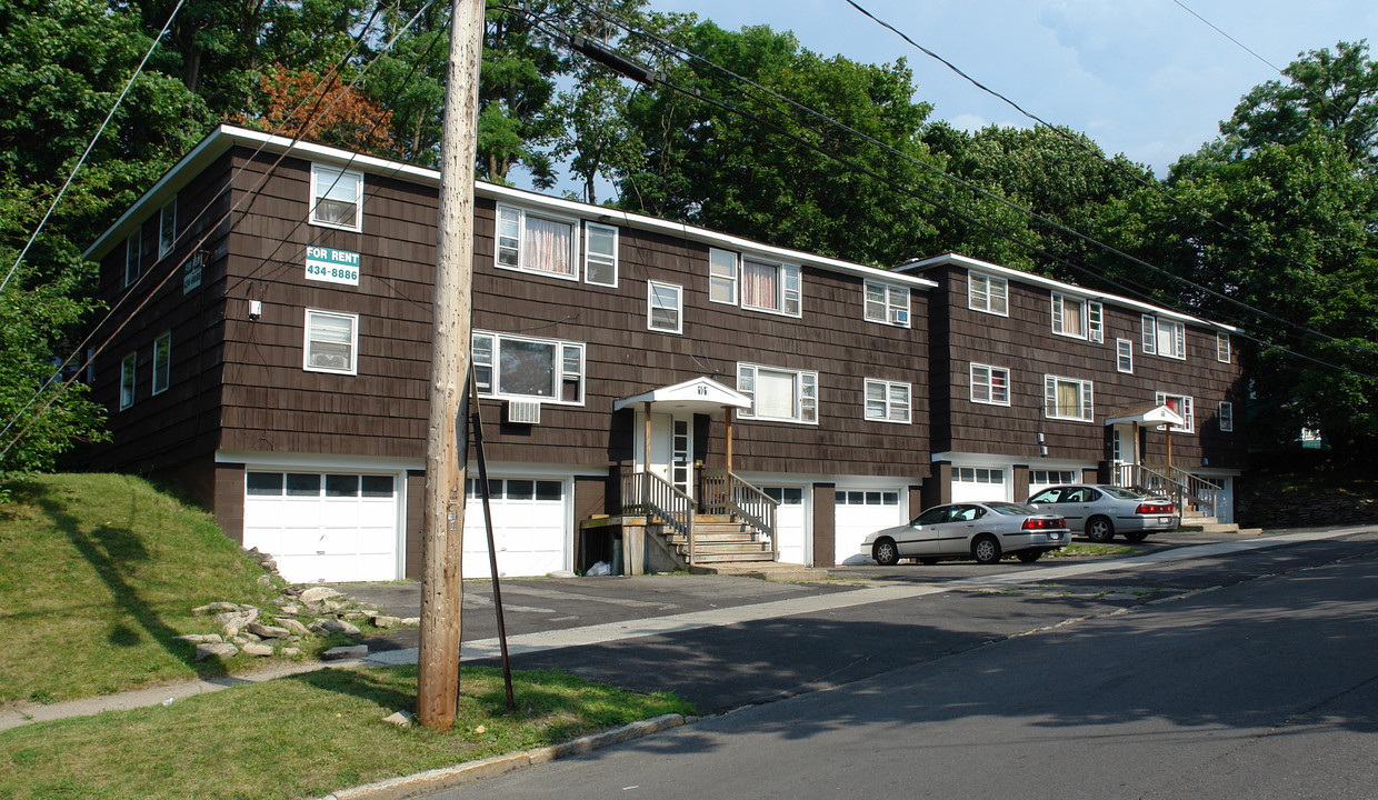 1143 Bellevue Ave in Syracuse, NY - Building Photo