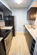 204 Triumph Dr NW in Atlanta, GA - Foto de edificio - Building Photo