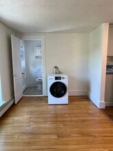 81 Mitchell St, Unit 3 in Mechanic Falls, ME - Building Photo - Building Photo