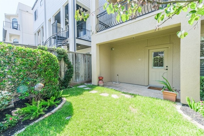 property at 407 W Bell St