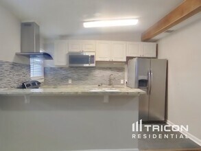 244 Emporia Blvd in San Antonio, TX - Foto de edificio - Building Photo