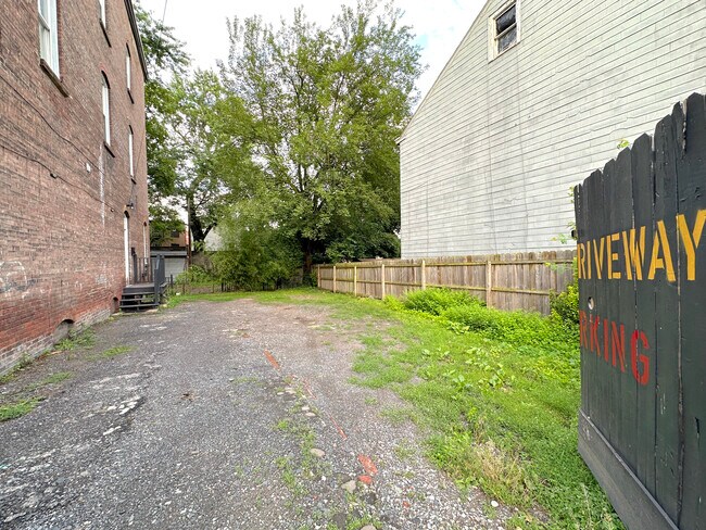 153 Lander St photo'