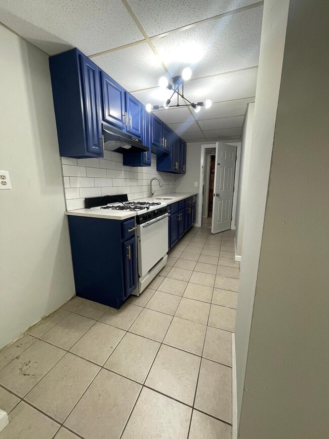 180 Garfield Ave, Unit 4