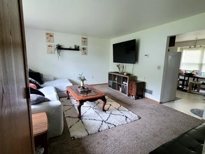 243 Rivera Dr in Waukesha, WI - Building Photo - Building Photo