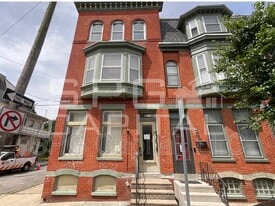 124 S Pine St in York, PA - Building Photo