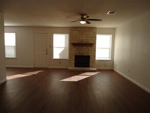 811 Crieff Cross Dr in Pflugerville, TX - Building Photo - Building Photo