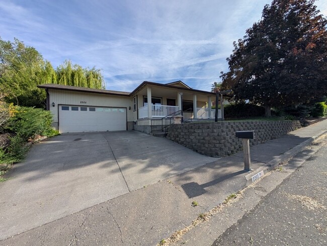 property at 2205 SW Perkins Ave