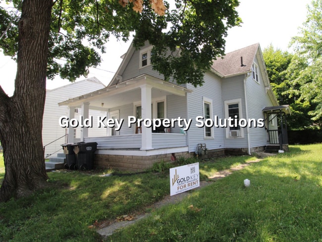 property at 913-915 Morton St