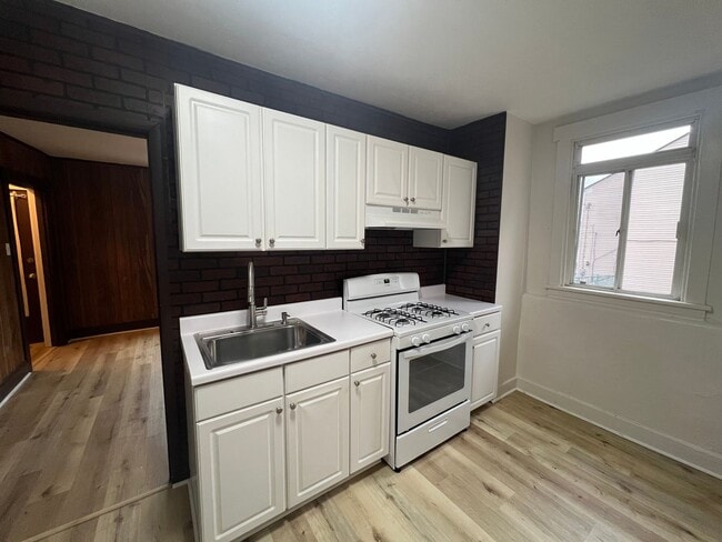 2136 Liedertafel Way in Pittsburgh, PA - Building Photo - Building Photo